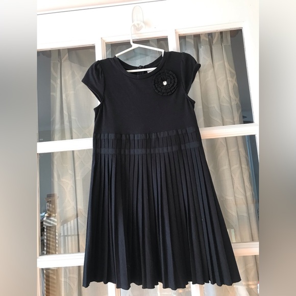 Gymboree size 7 black dress pleated skirt with black flower detail & “gem” - Picture 1 of 5
